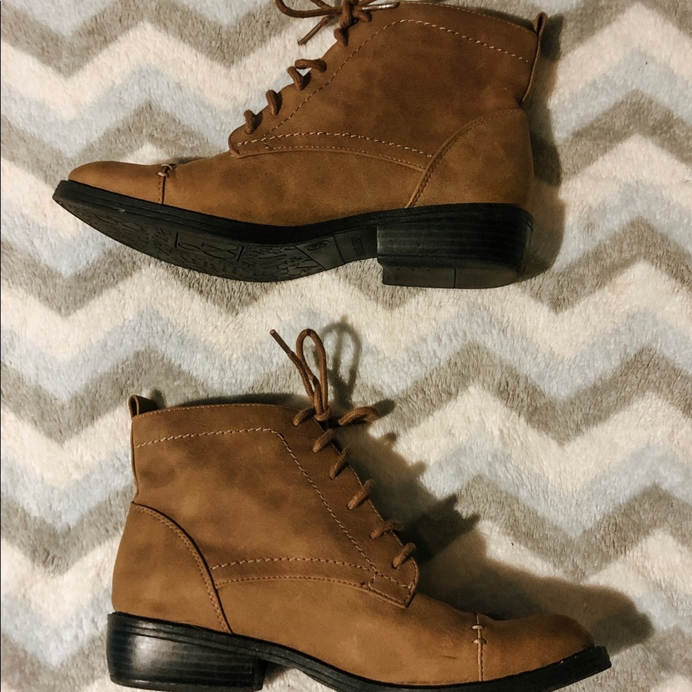 Sam & Libby light brown suede lace up boots